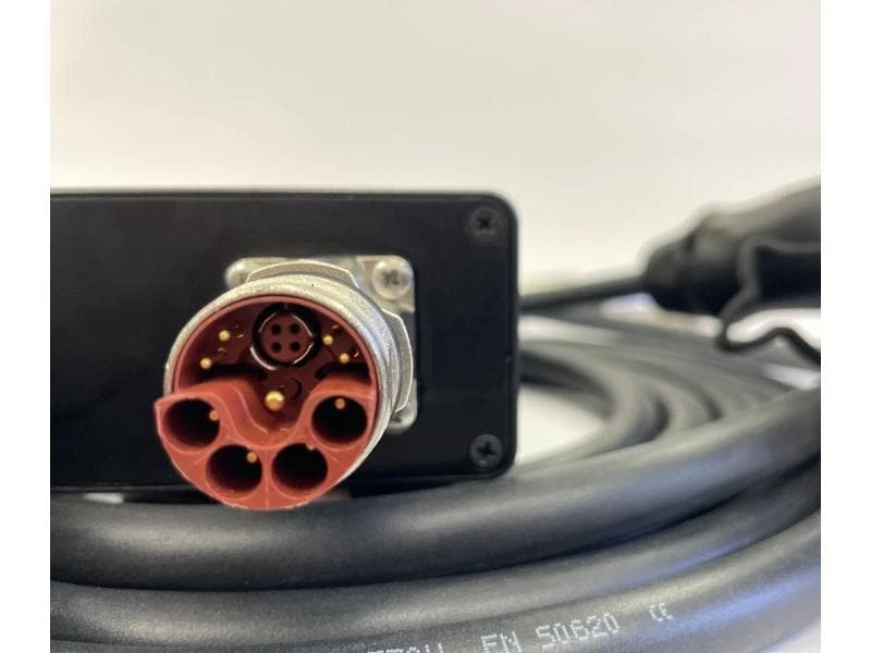 Mobiler Lader EV Buddy Pro – 11 kW Swiss Set Standard 5 m 6 Mobiler Lader EV Buddy Pro – 11 kW Swiss Set Standard 5 m – Bild 6